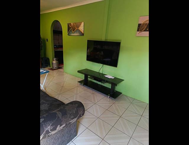 2 BEDROOM PROPERTY TO RENT IN NEWLANDS WEST